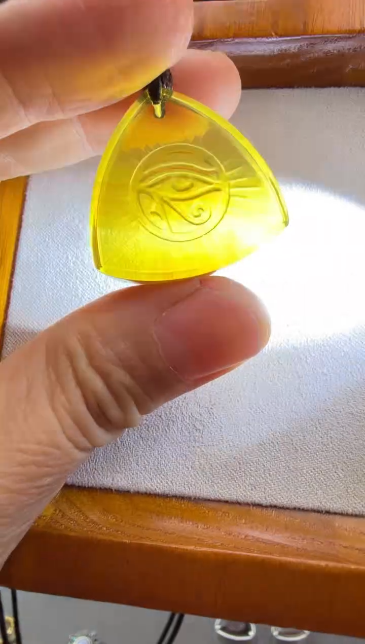 琥珀颈饰未镶嵌荷鲁斯之眼吊坠