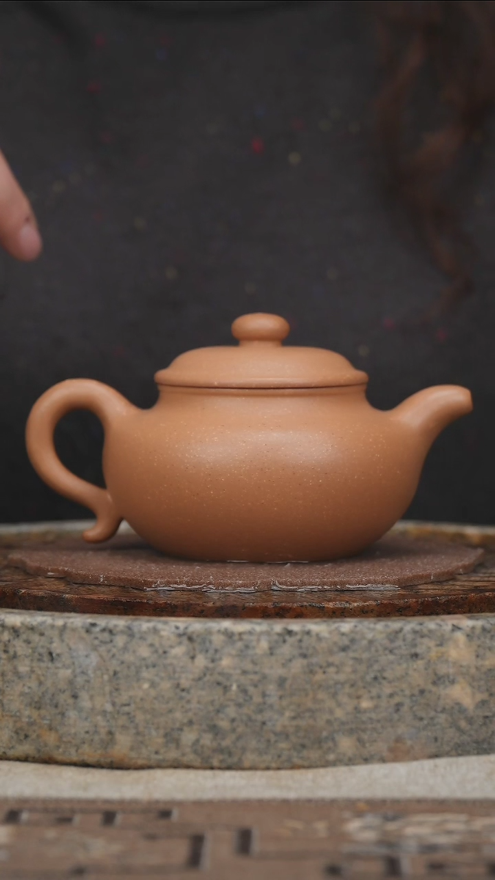 【闪购商品】紫砂茶壶葵黄段仿古220cc