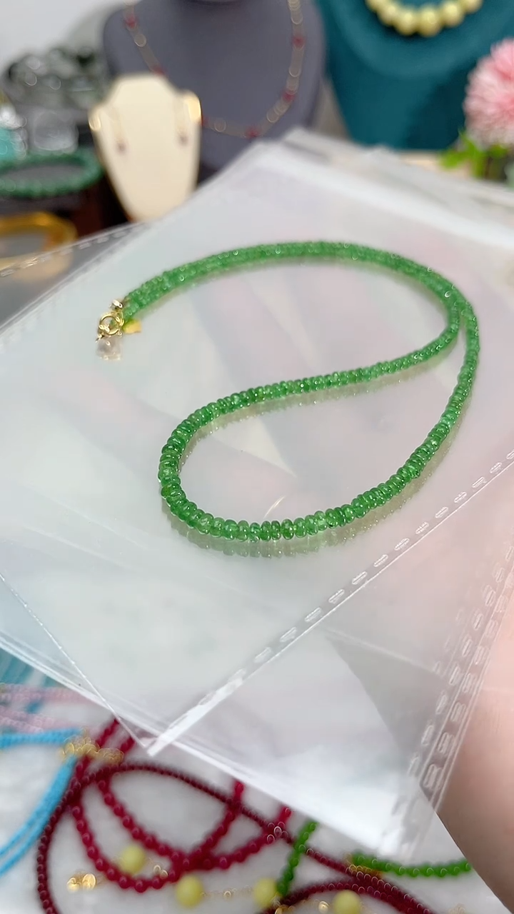 【闪购商品】石榴石（沙弗莱）颈饰18K金镶嵌素1200