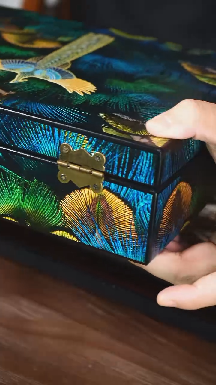 壹藏贰宝绿孔雀木盒