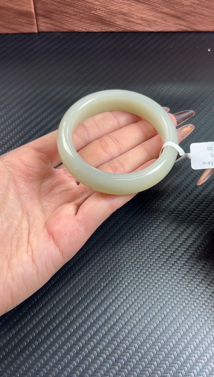 未镶嵌手镯和田玉且末微近矿色差54+m