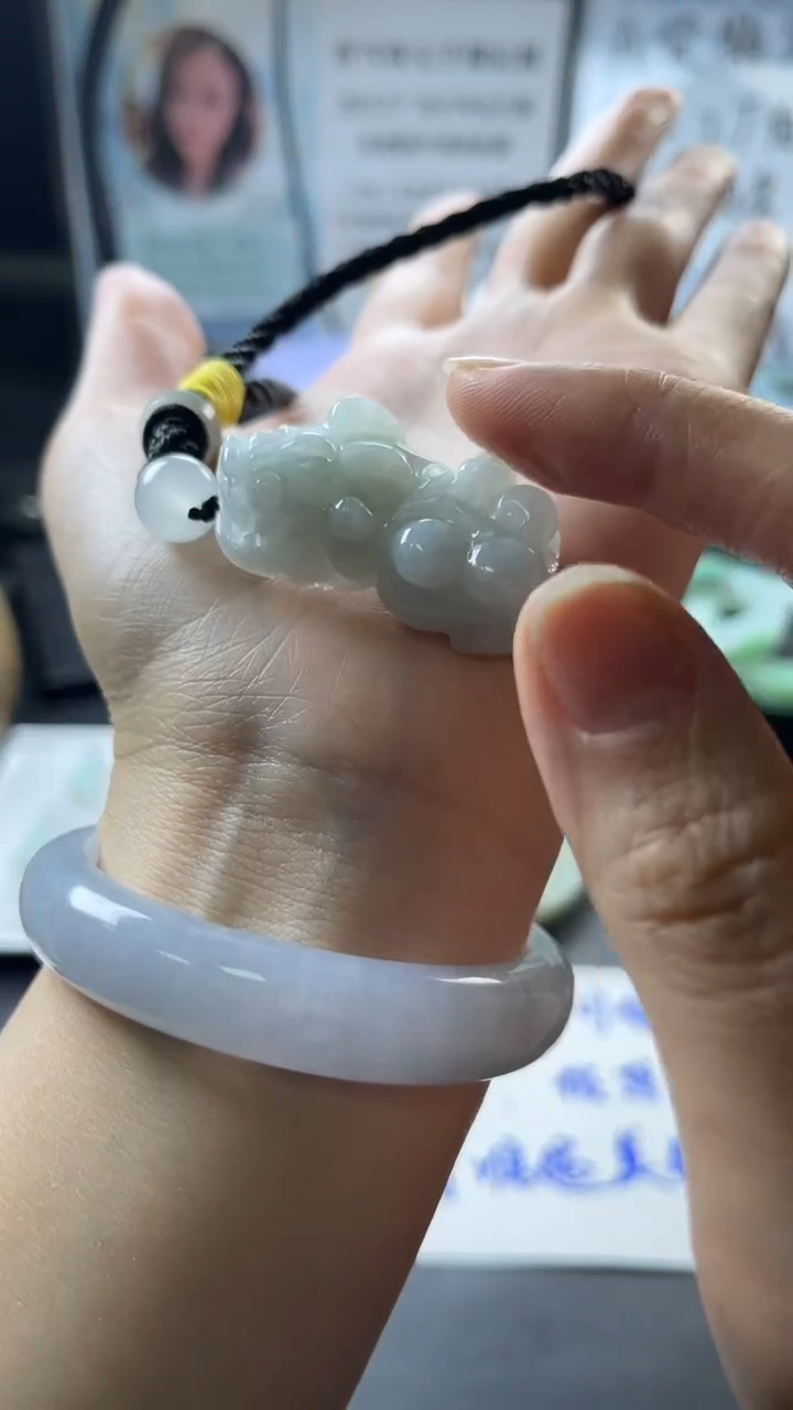 【闪购商品】翡翠挂件未镶嵌翡翠貔貅手持单样发一件