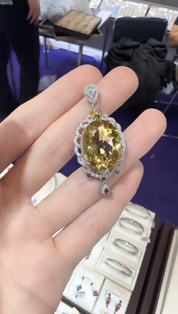 【闪购商品】水晶颈饰银S925镶嵌15*21mm