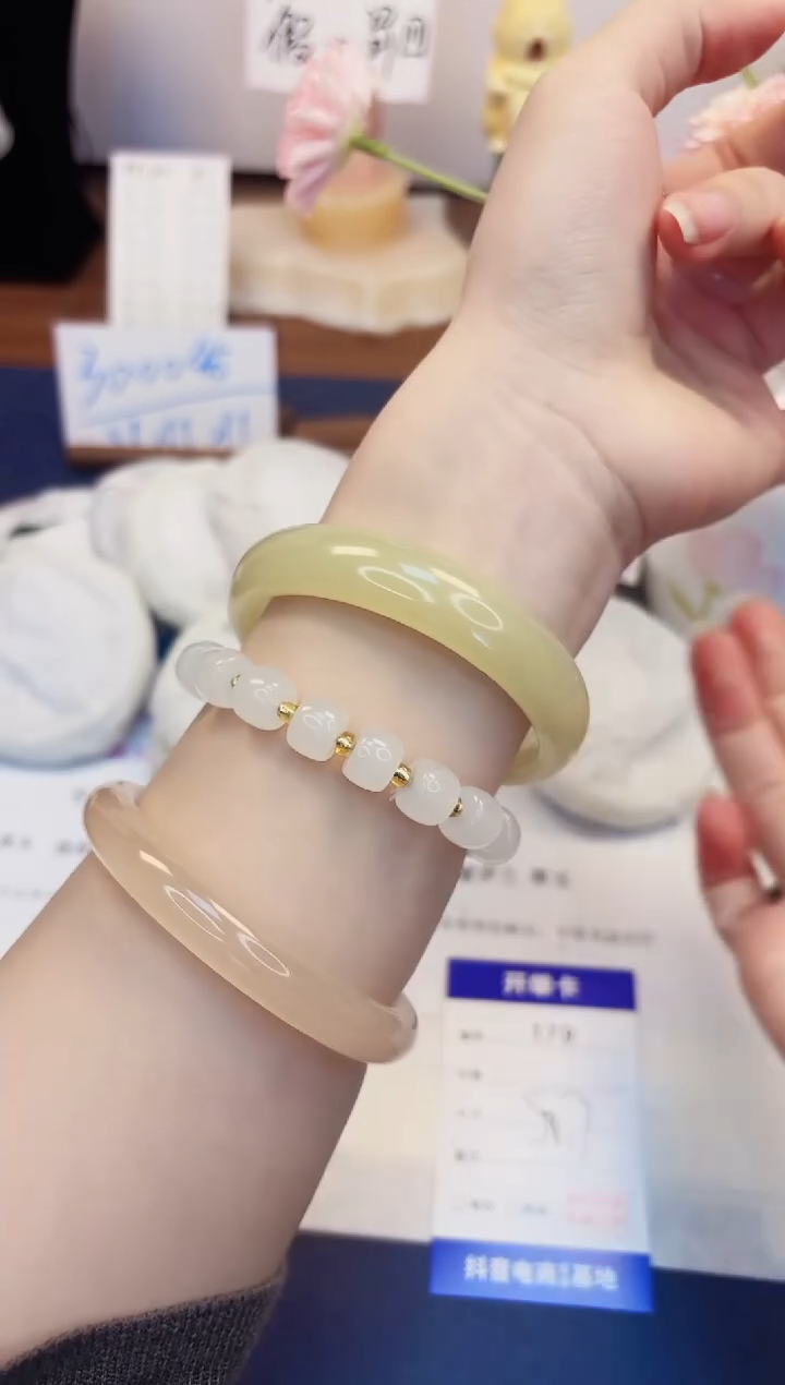 【闪购商品】石英质玉手镯未镶嵌179-晴水-圈口58