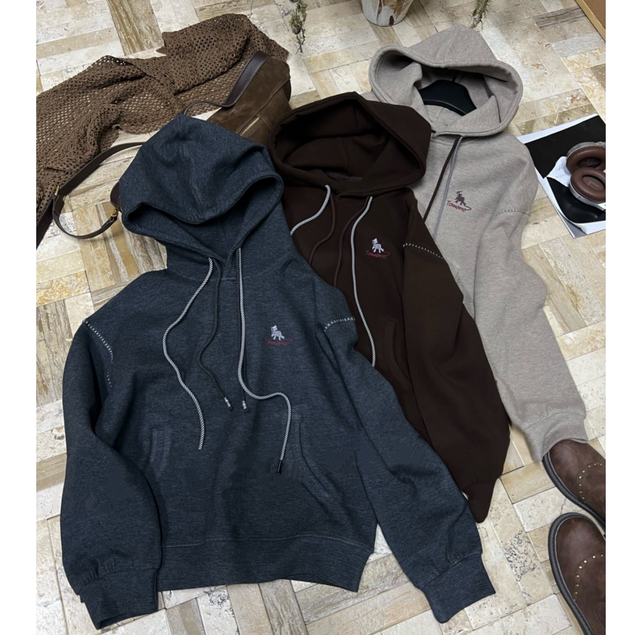 TING GE 冬季新款韩系刺绣小狗字母连帽上衣 37078