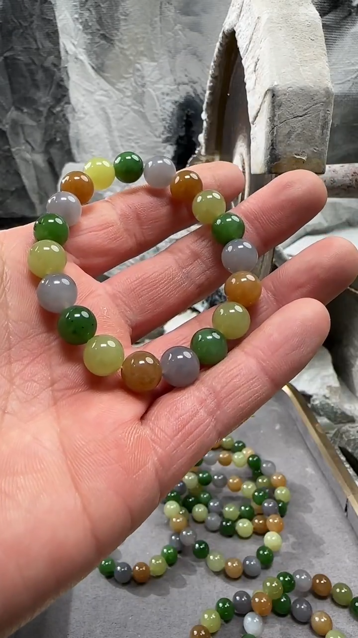 颈饰未镶嵌和田玉手串