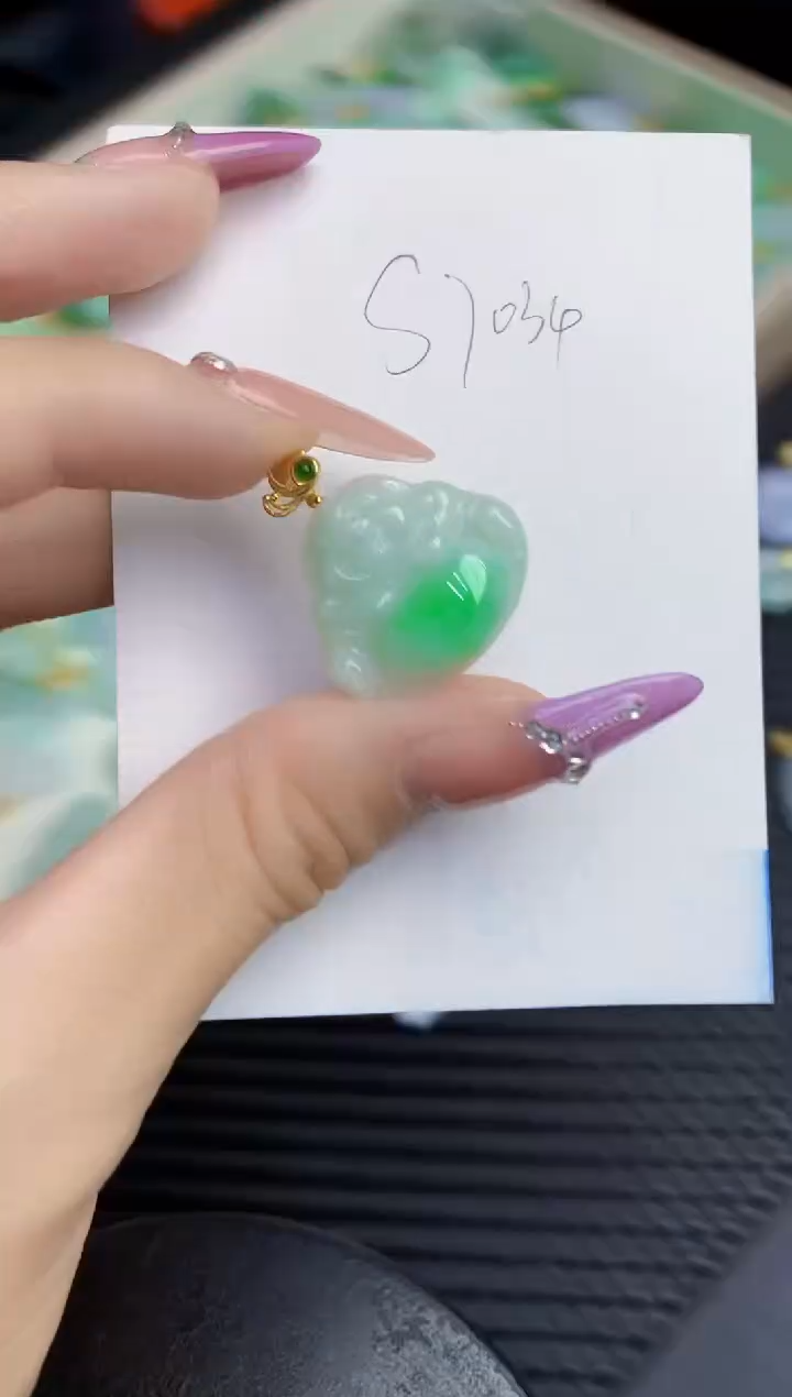 翡翠未镶嵌颈饰缅甸天然翡翠A货