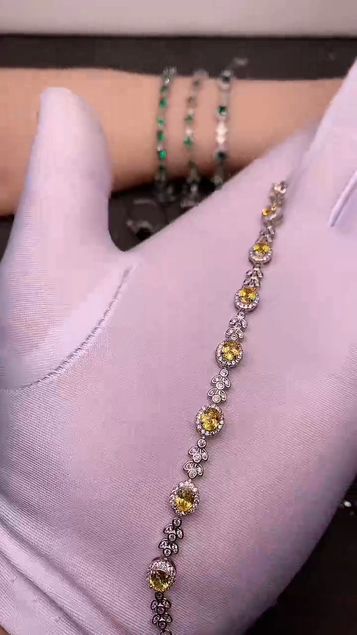 【闪购商品】彩色蓝宝石手链银S925镶嵌......