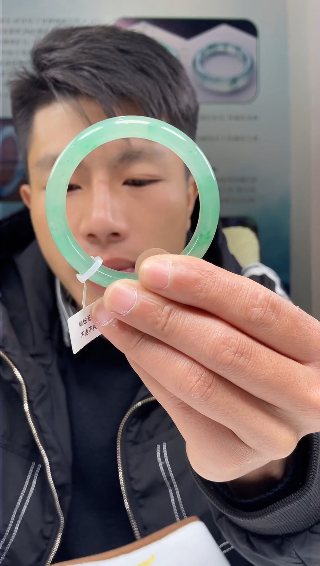 【闪购商品】石英质玉手镯未镶嵌非洲翠手镯多样性发货