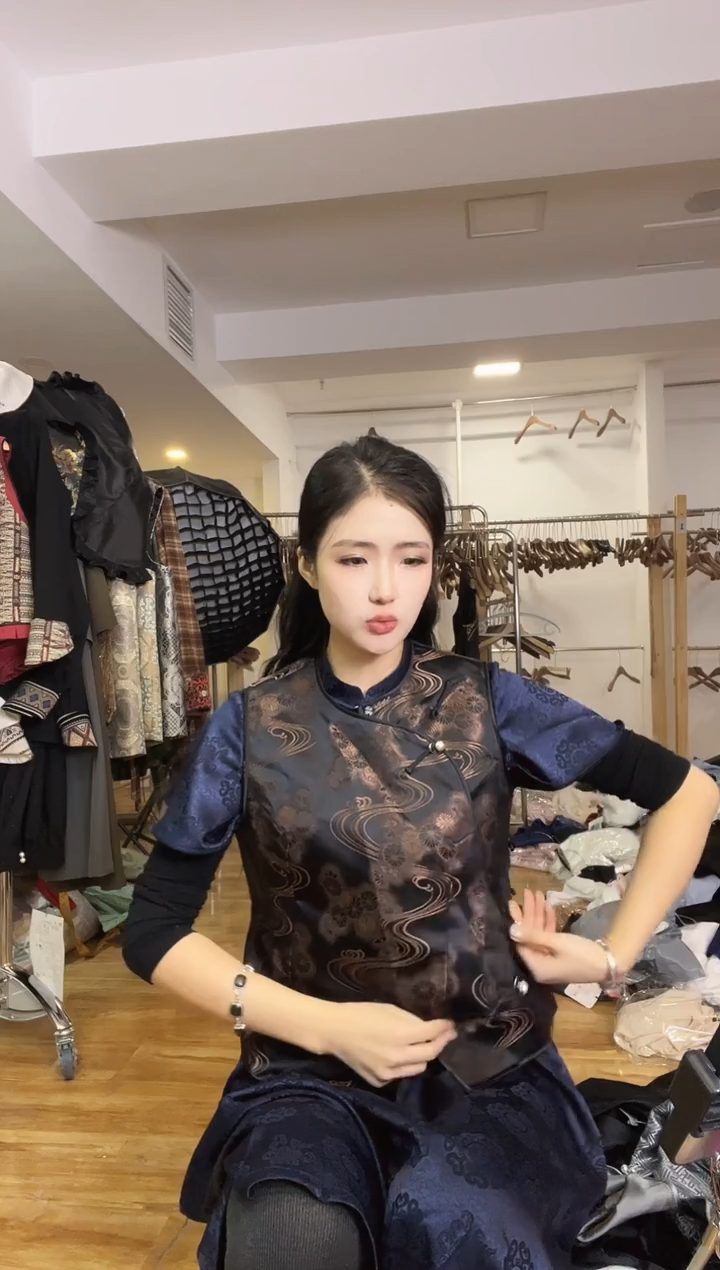 马甲  M   115斤以里