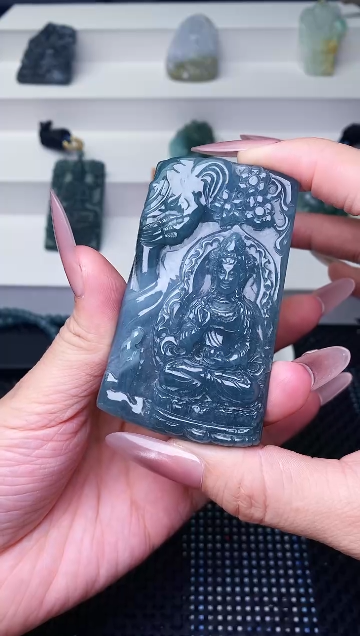 颈饰未镶嵌翡翠 