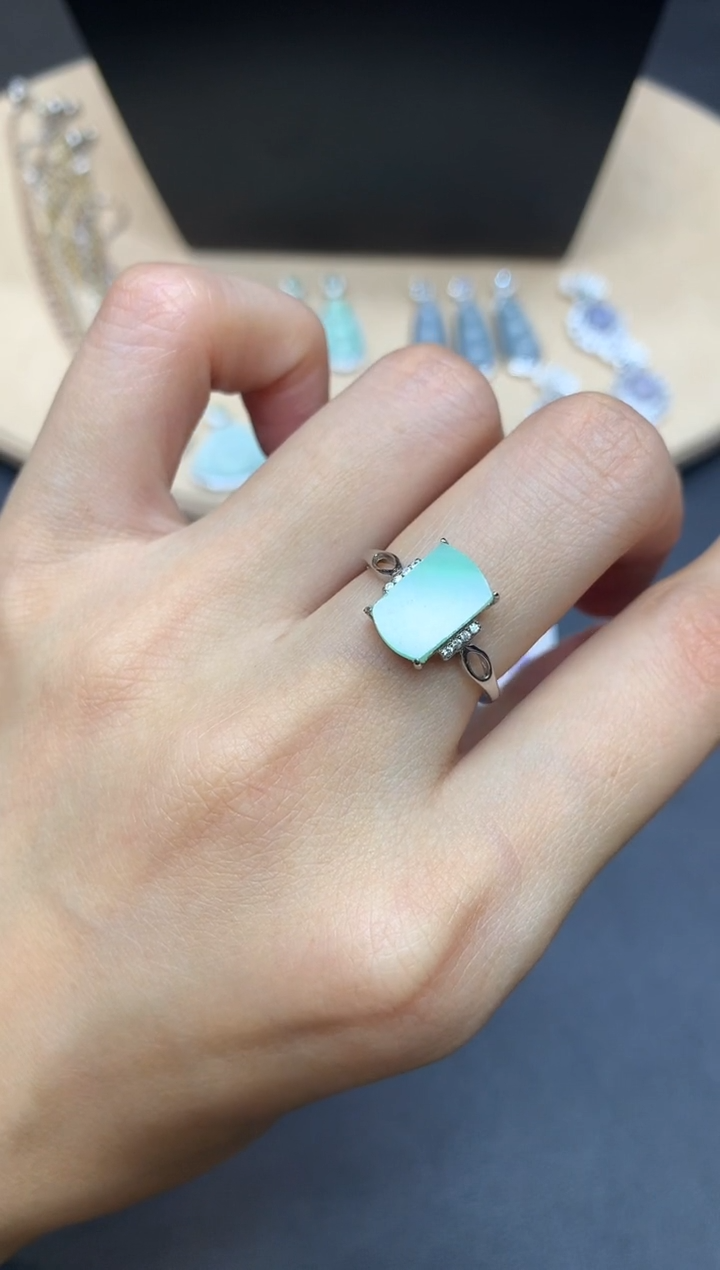 【闪购商品】翡翠戒指银S925镶嵌无事牌【无服务费】