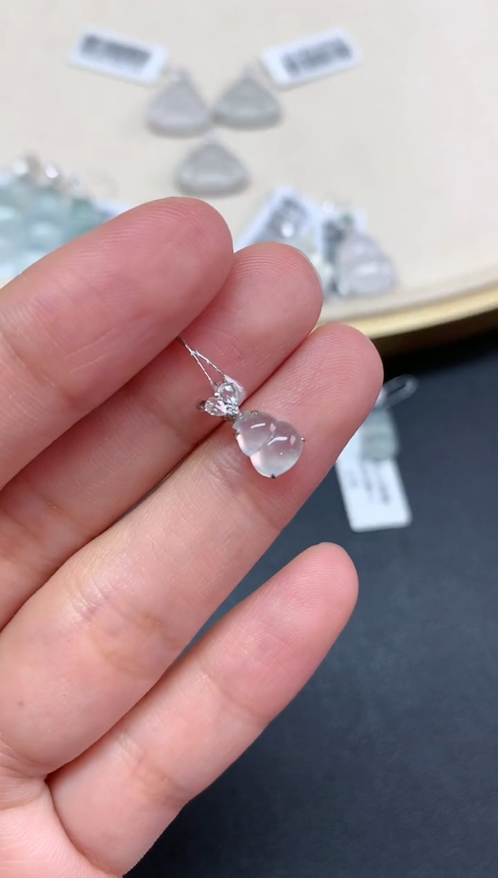 【闪购商品】翡翠吊坠(不含链)18K金镶嵌W70|1999