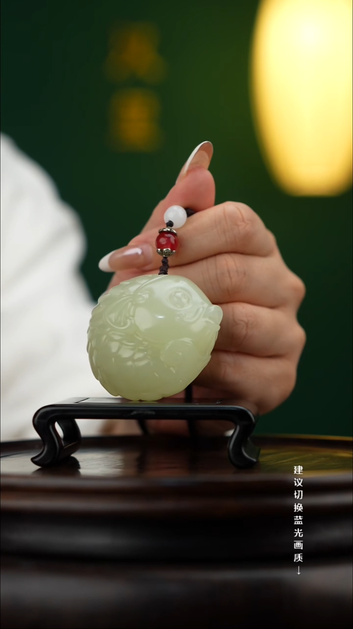 玉【年年有余】锦鲤天然玉石手把件