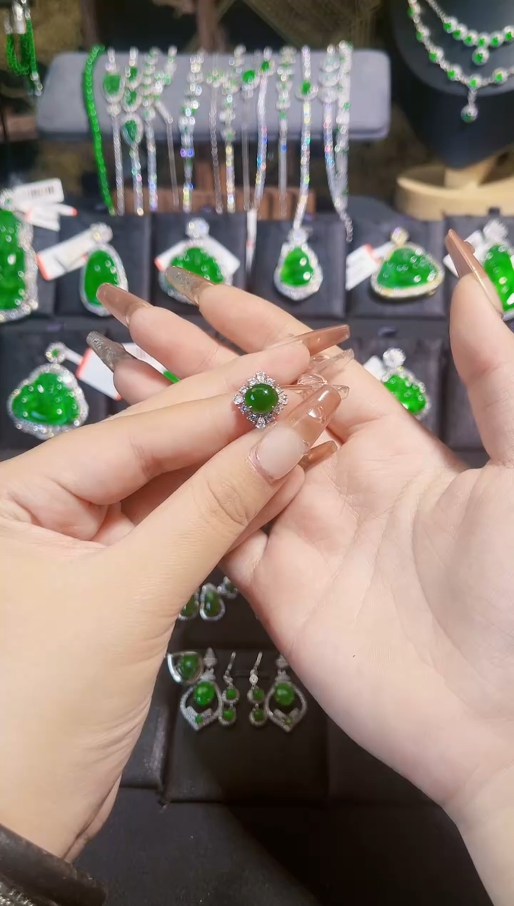 【闪购商品】翡翠戒指银S925镶嵌蛋面戒指