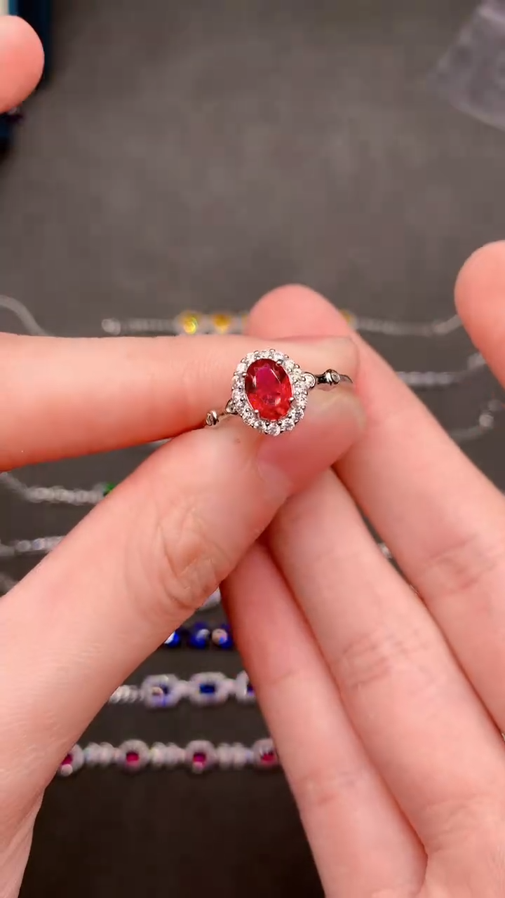 【闪购商品】红宝石戒指银S925镶嵌......