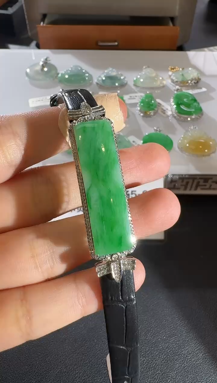 翡翠18K金镶嵌吊坠(不含链)【源头工厂】钻石镶嵌