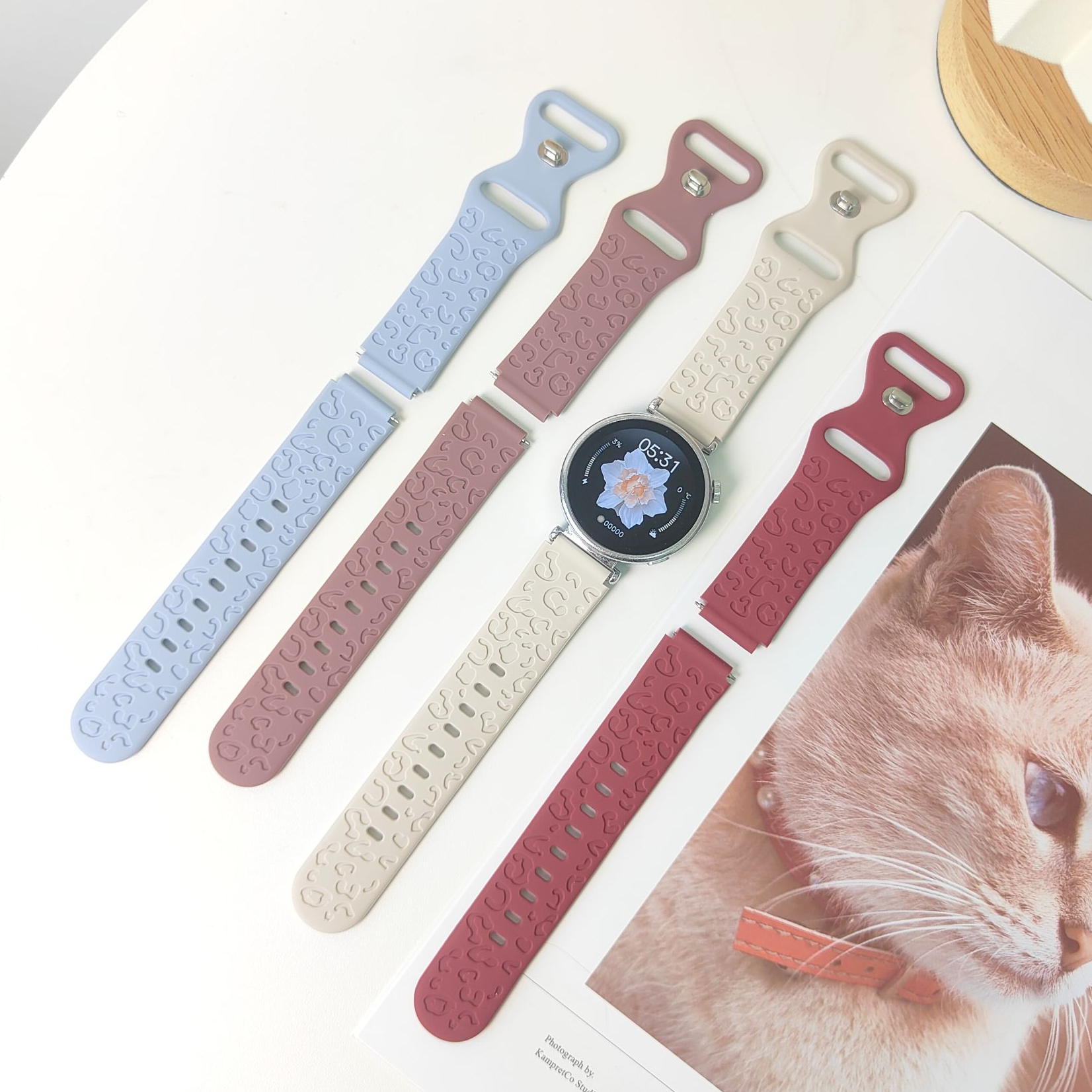 适用华为gt3/gt45/gt5pro猫爪纹浮雕硅胶表带watch4减龄硅胶表带