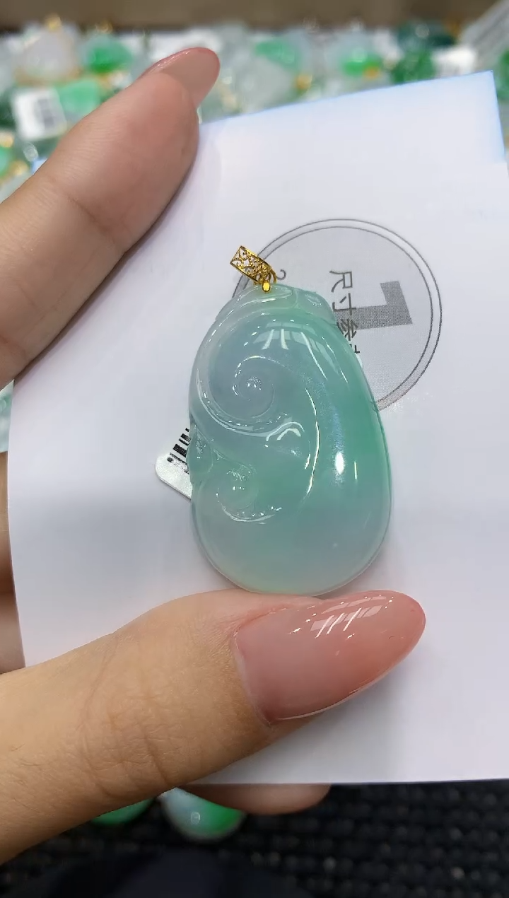 颈饰18K金镶嵌翡翠111111111111