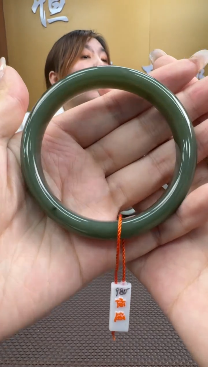 【闪购商品】和田玉手镯未镶嵌59