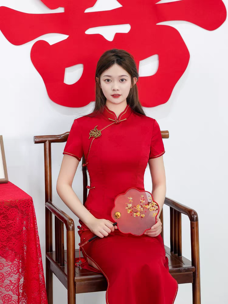 8512-红色春夏新款婚礼宴会敬酒服老上海旗袍高级感纯色改良连衣
