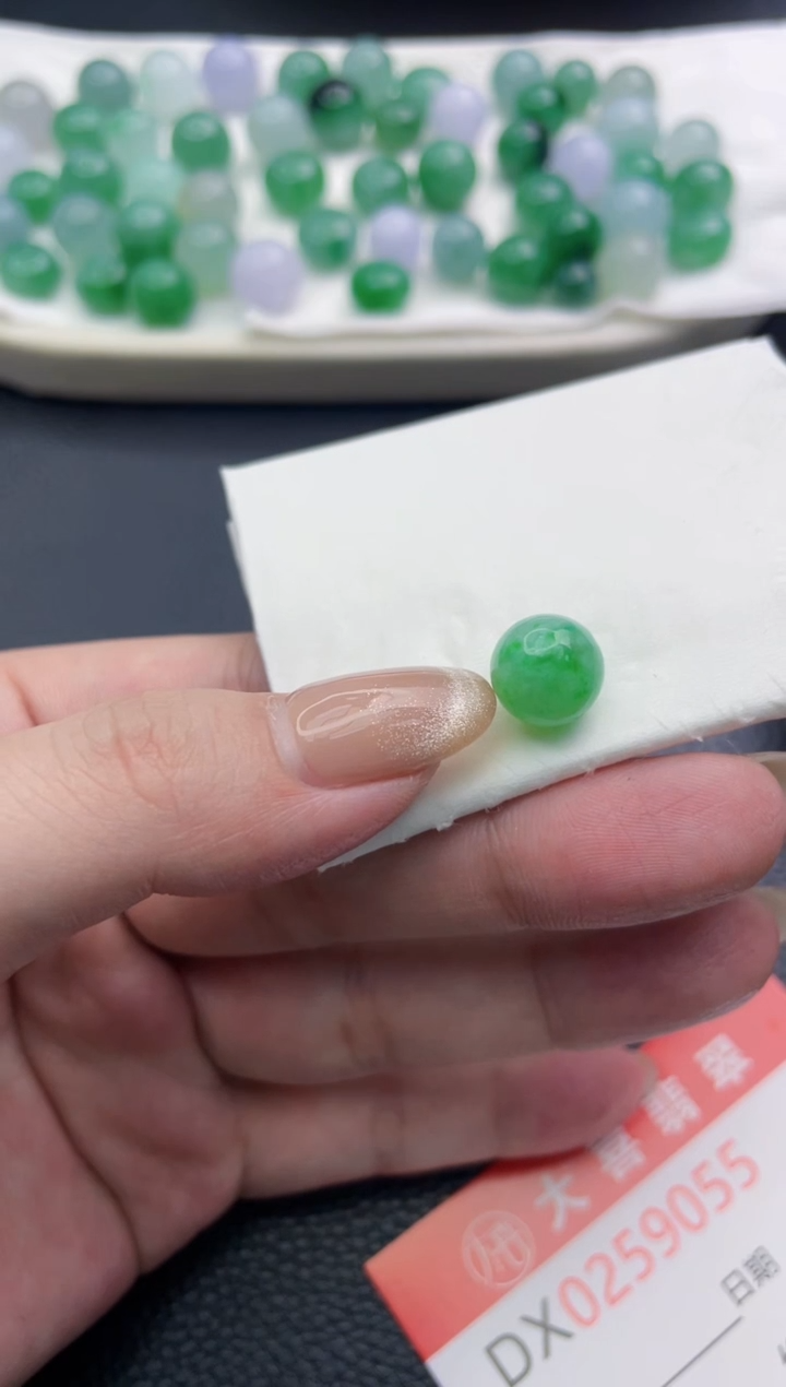 定制翡翠未镶嵌珠子
