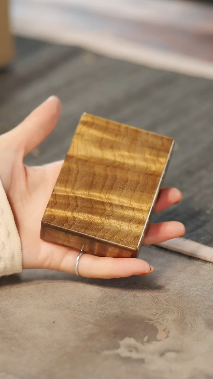 【闪购商品】金丝楠木雕525水波纹精工烟盒