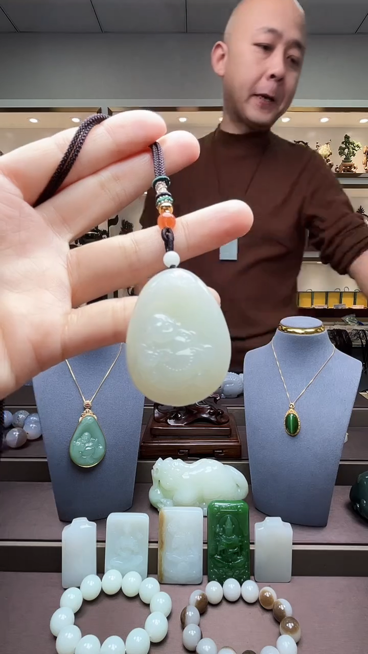 【闪购商品】和田玉颈饰未镶嵌苏