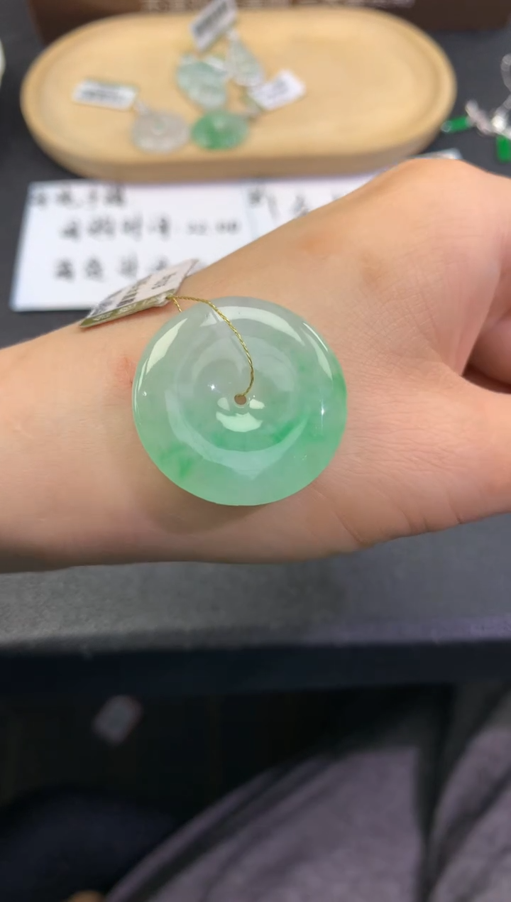【闪购商品】翡翠颈饰未镶嵌