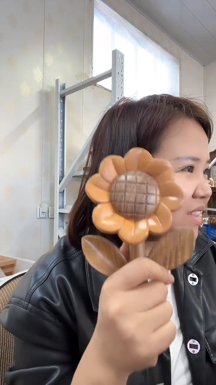 木大向日葵（黄檀木花