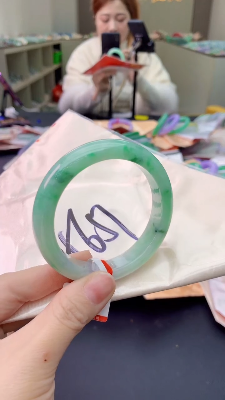 【闪购商品】翡翠手镯未镶嵌1052155441