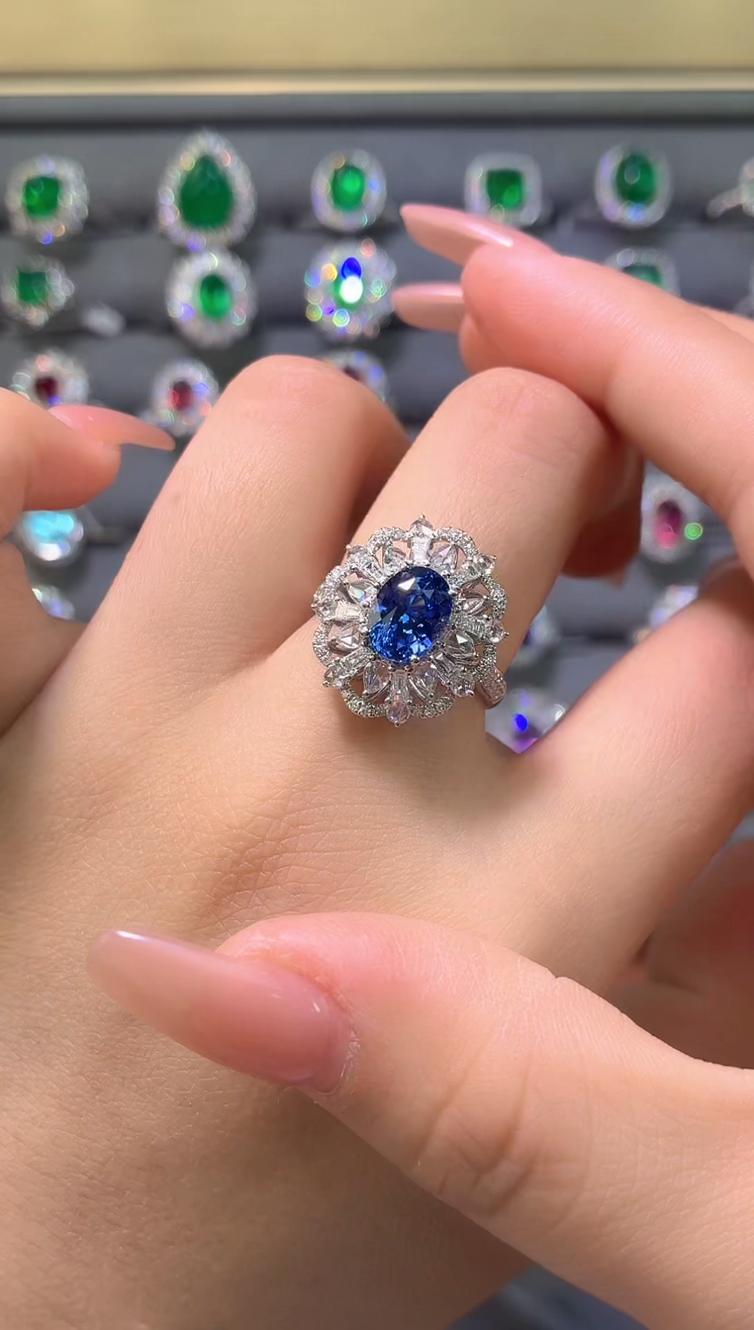 戒指蓝宝石18K金镶嵌-2.05ct