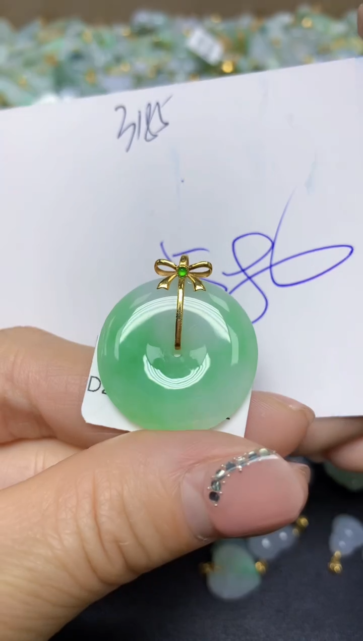 【闪购商品】翡翠挂件18K金镶嵌 天然翡翠A货