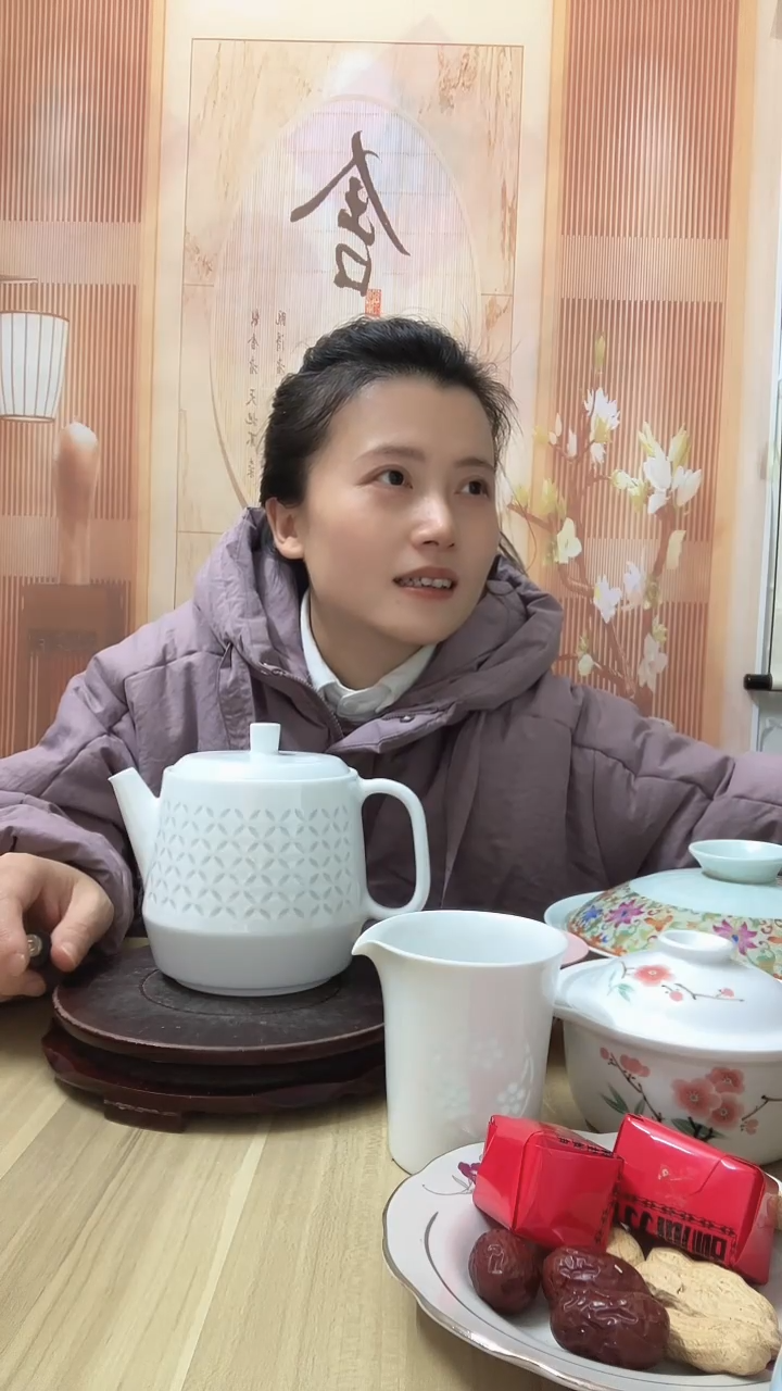 景德镇白瓷玲珑侧把壶一把