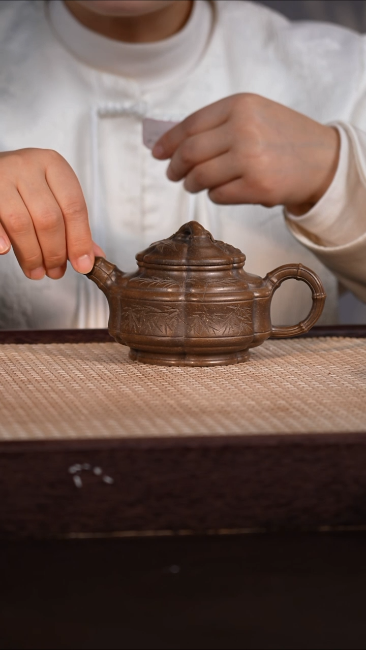 茶壶紫砂翡翠龙背青 300cc