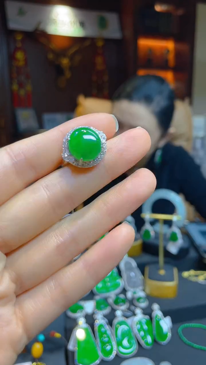 【闪购商品】翡翠戒指银S925镶嵌118473天然A货翡翠戒指