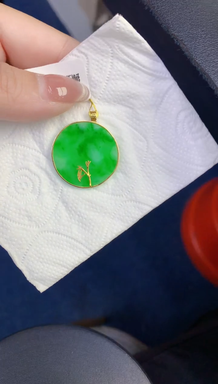 颈饰18K金镶嵌翡翠缅甸天然翡翠A货