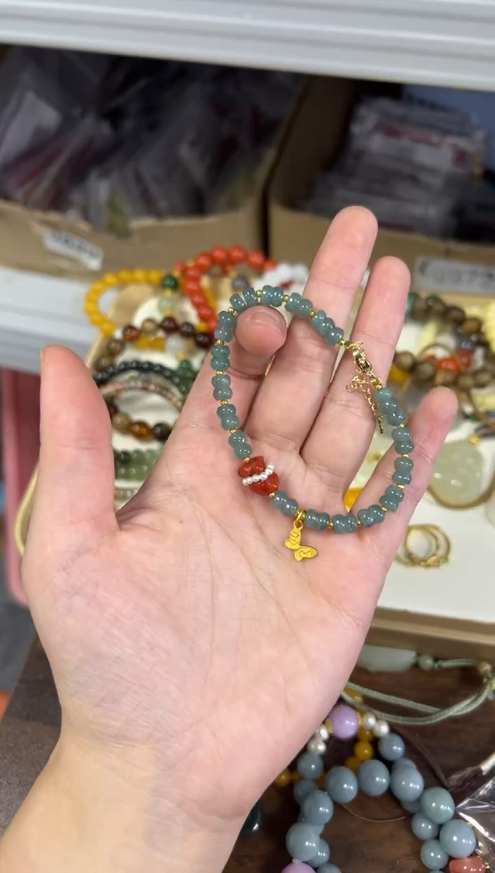 未镶嵌手链翡翠蓝水翡翠蝶珠小熊设计款手链[59]