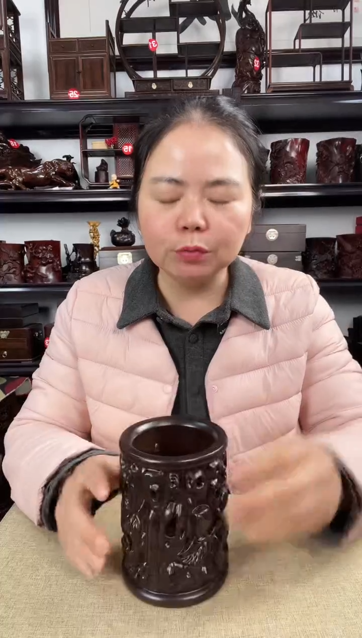 木寿桃笔筒老李红木工艺品