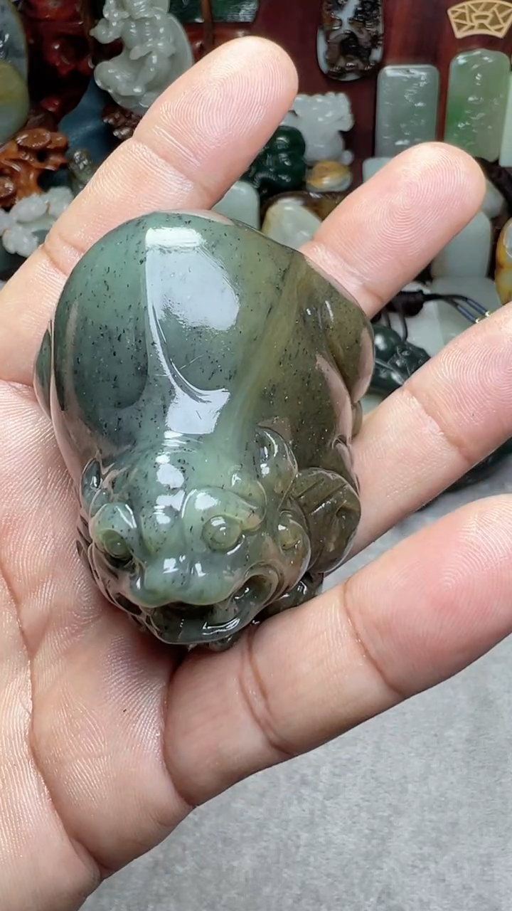 和田玉未镶嵌把件-