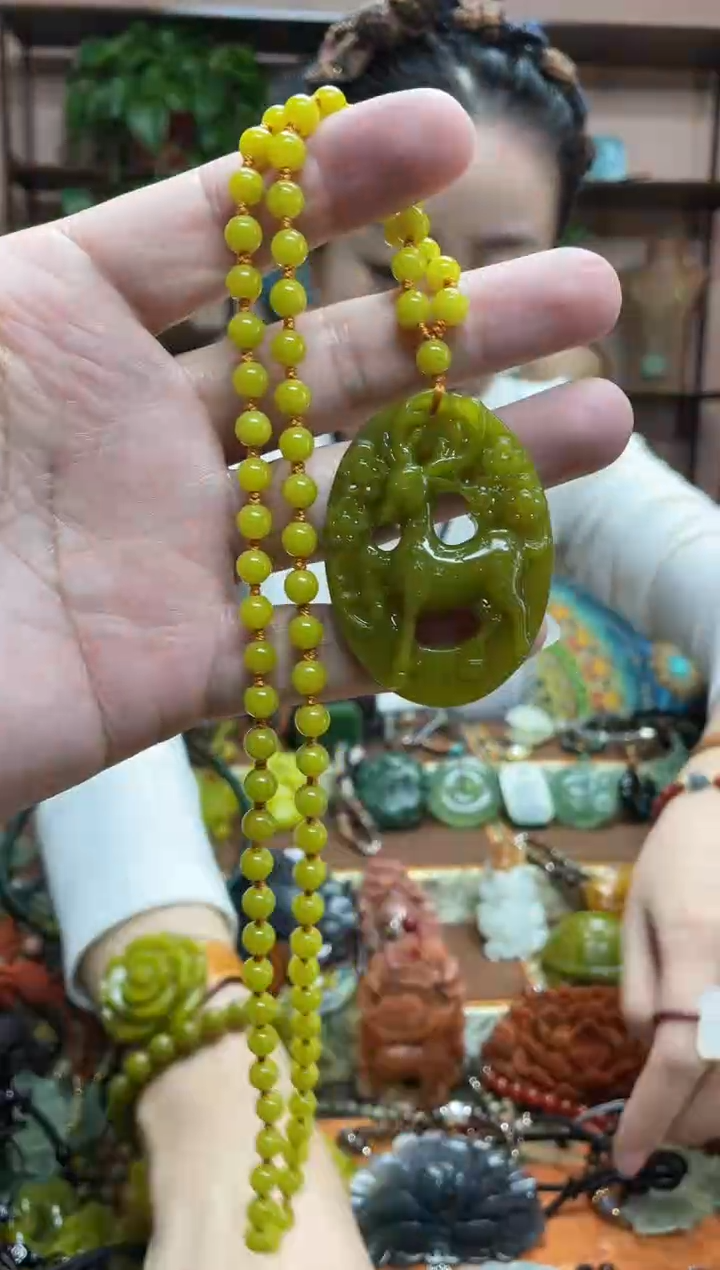 未镶嵌岫玉吊坠多样性发货发其中之一