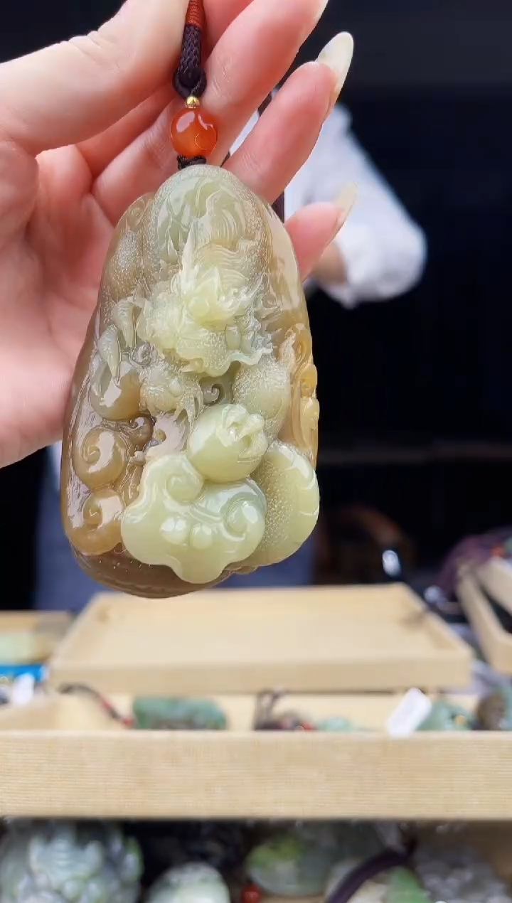 颈饰未镶嵌和田玉1