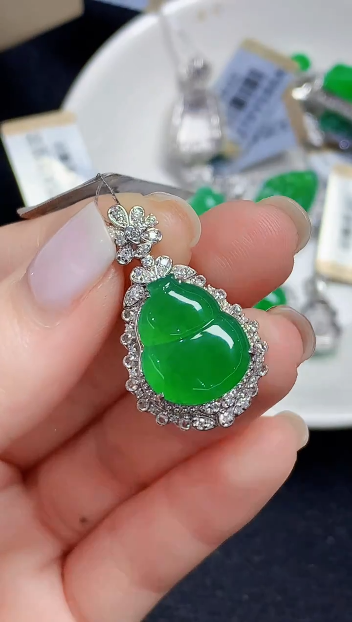 吊坠(不含链)18K金镶嵌翡翠CY