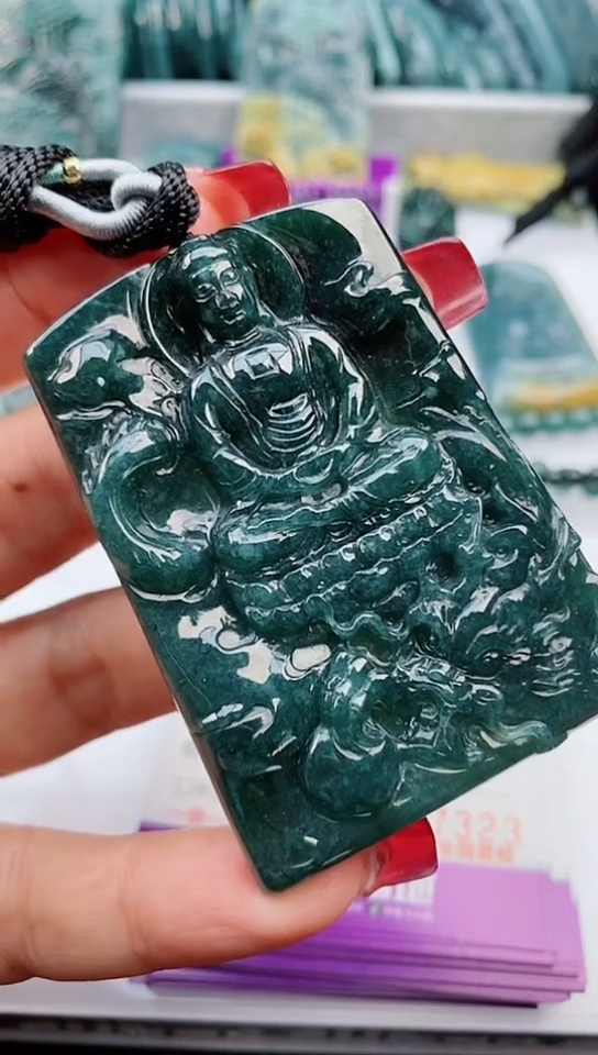 【闪购商品】翡翠颈饰未镶嵌              