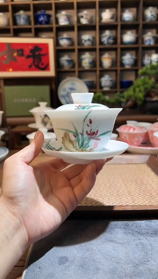 【闪购商品】五彩手绘兰花三才盖碗