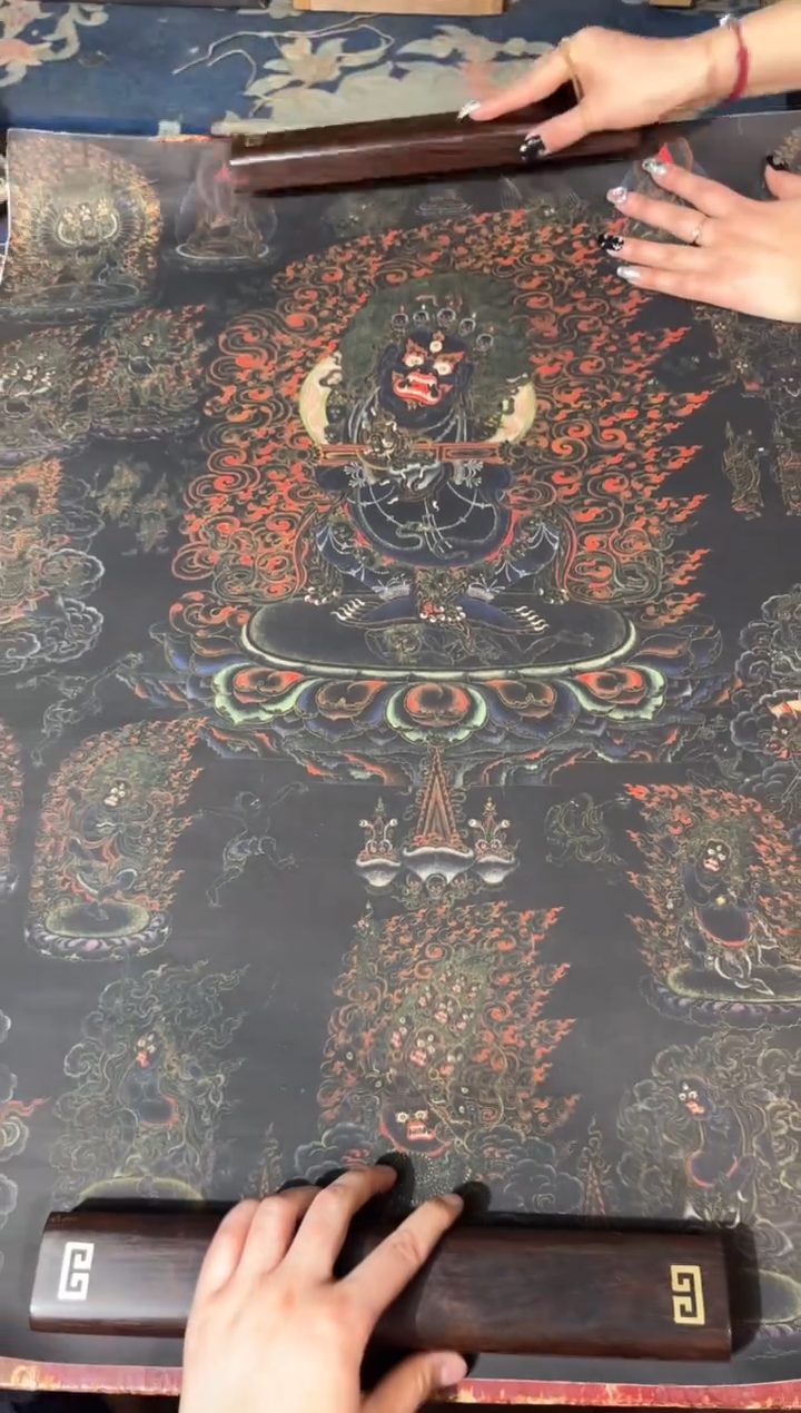 卷轴画龙妹的唐卡tk16