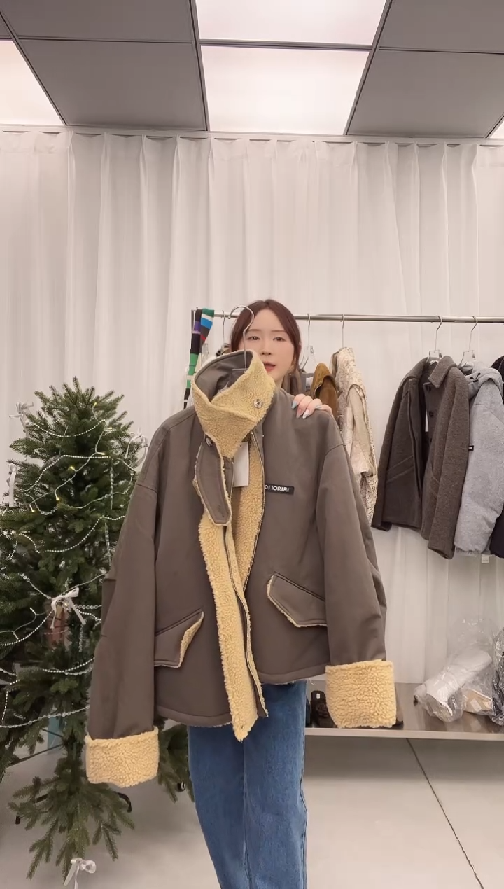 编号008  oiio 25新款羊羔毛外套 待开价