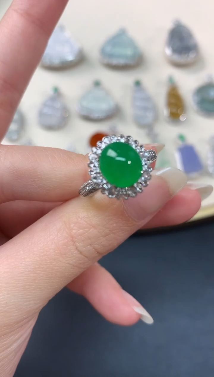 【闪购商品】翡翠吊坠(不含链)18K金镶嵌A79|45000