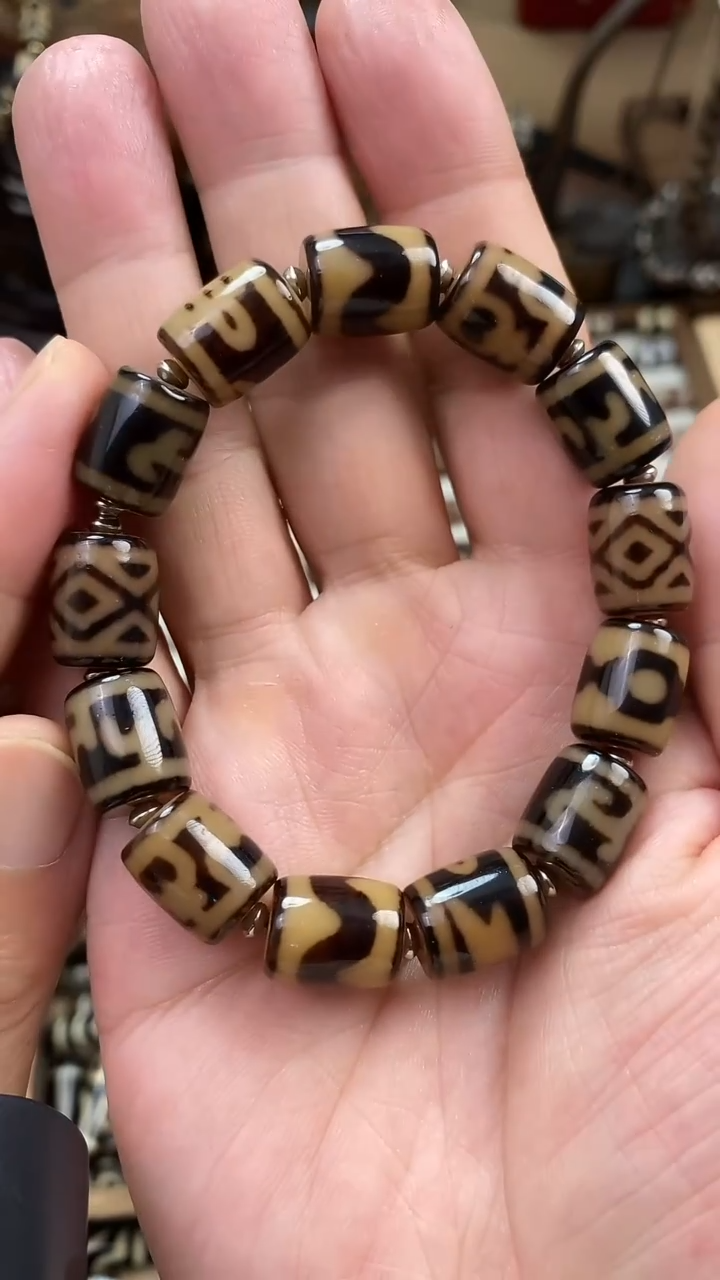 未镶嵌玛瑙/玉髓珠宝奇石梵藏黑金桶珠手串