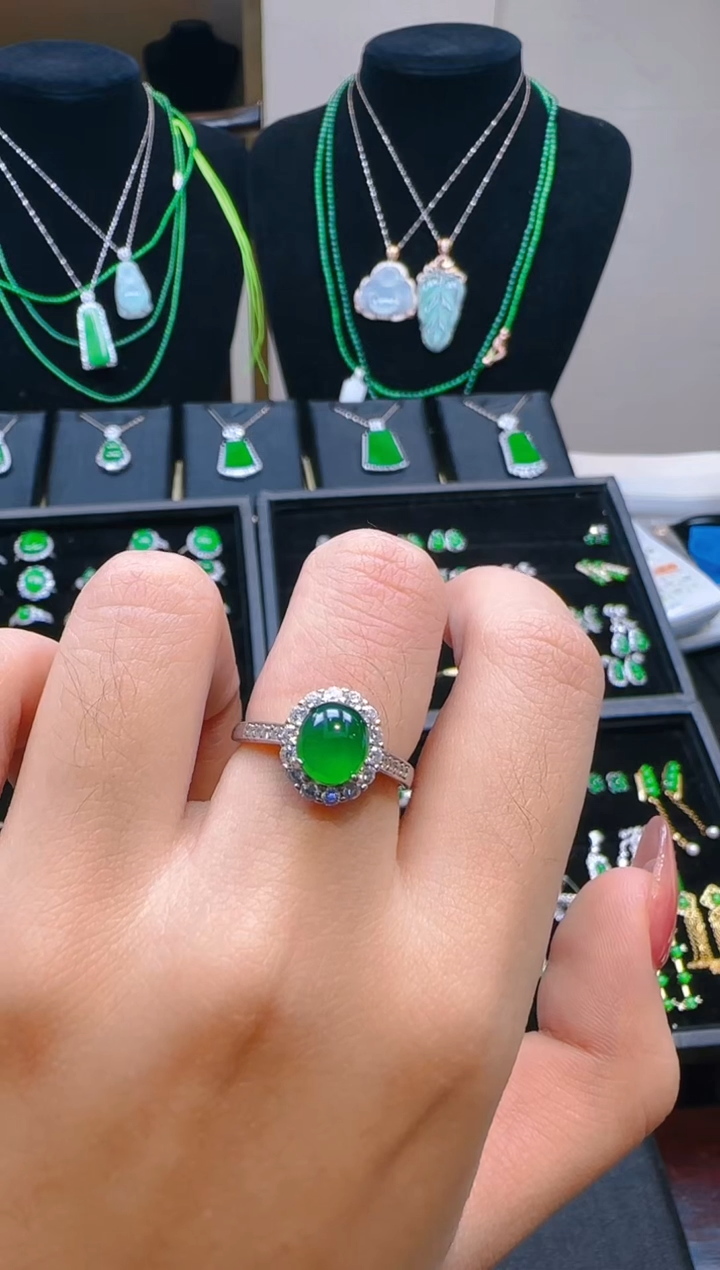 颈饰银S925镶嵌翡翠蛋面戒指